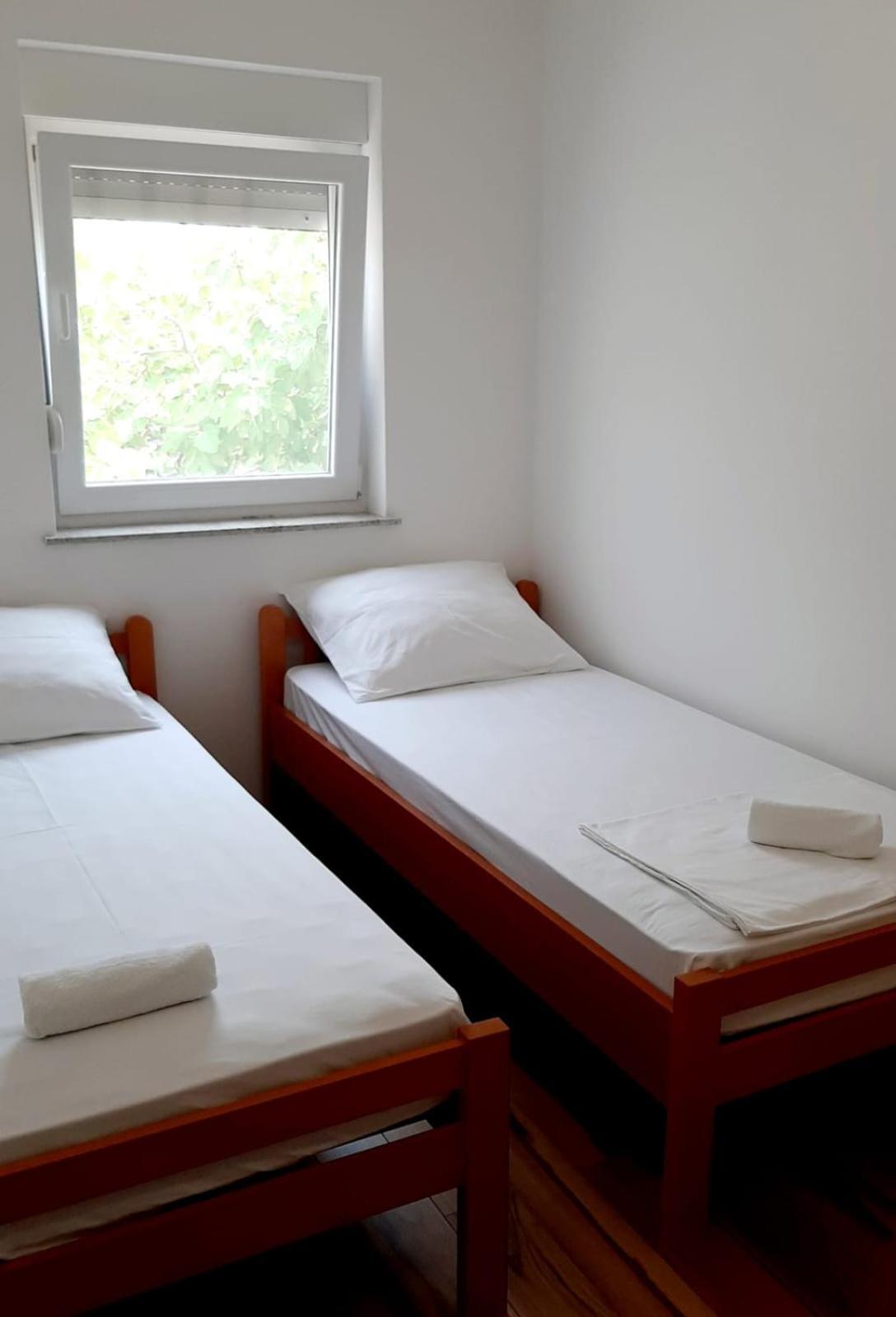 Apartments Maretic Mandre Szoba fotó
