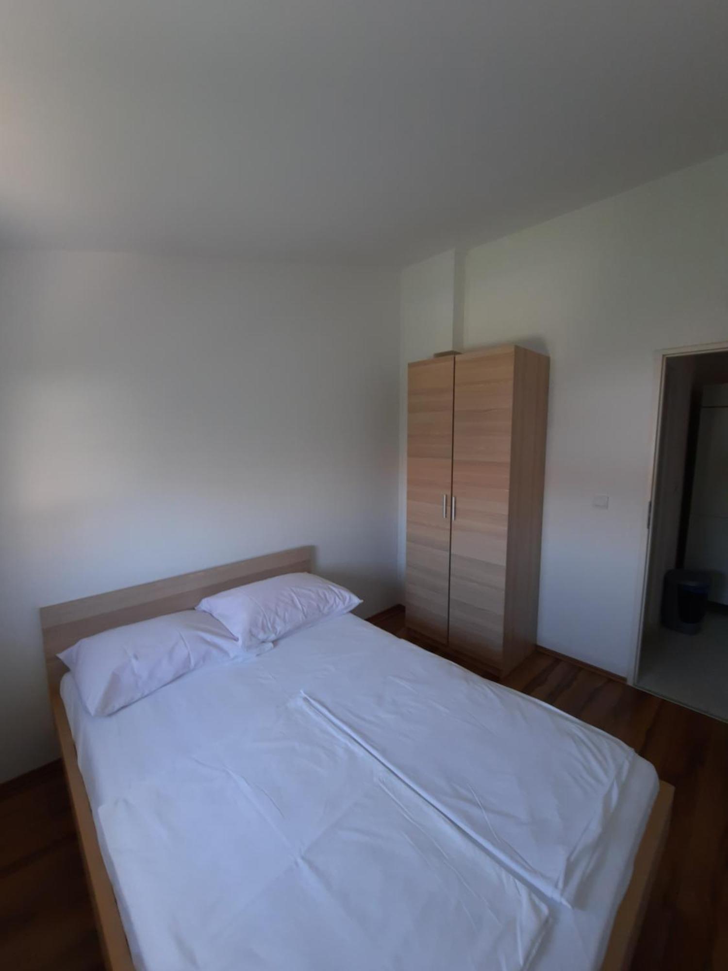 Apartments Maretic Mandre Kültér fotó
